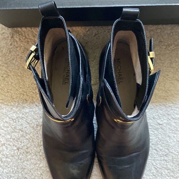 Michael Kors booties - Picture 4 of 6